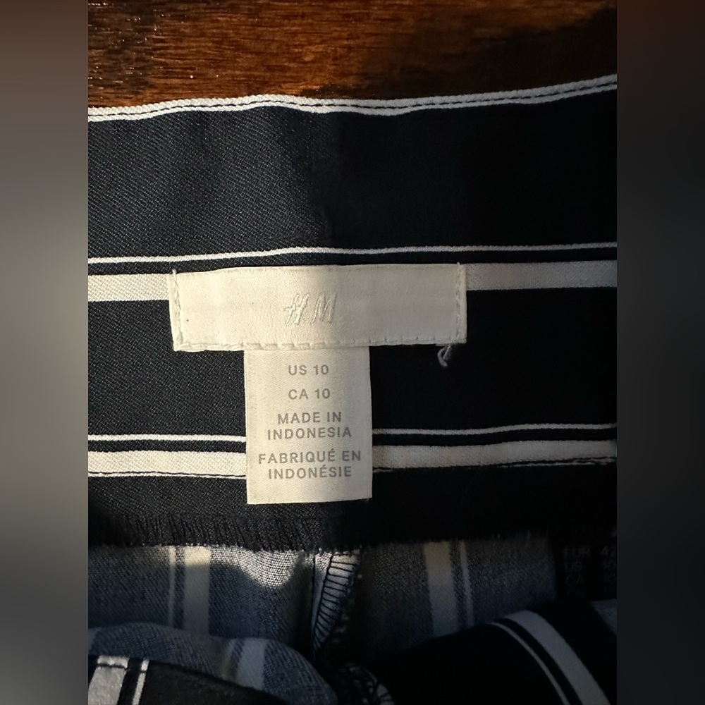 H&M Black and White Striped Paperbag Tie Waist Pants - Picture 2 of 3